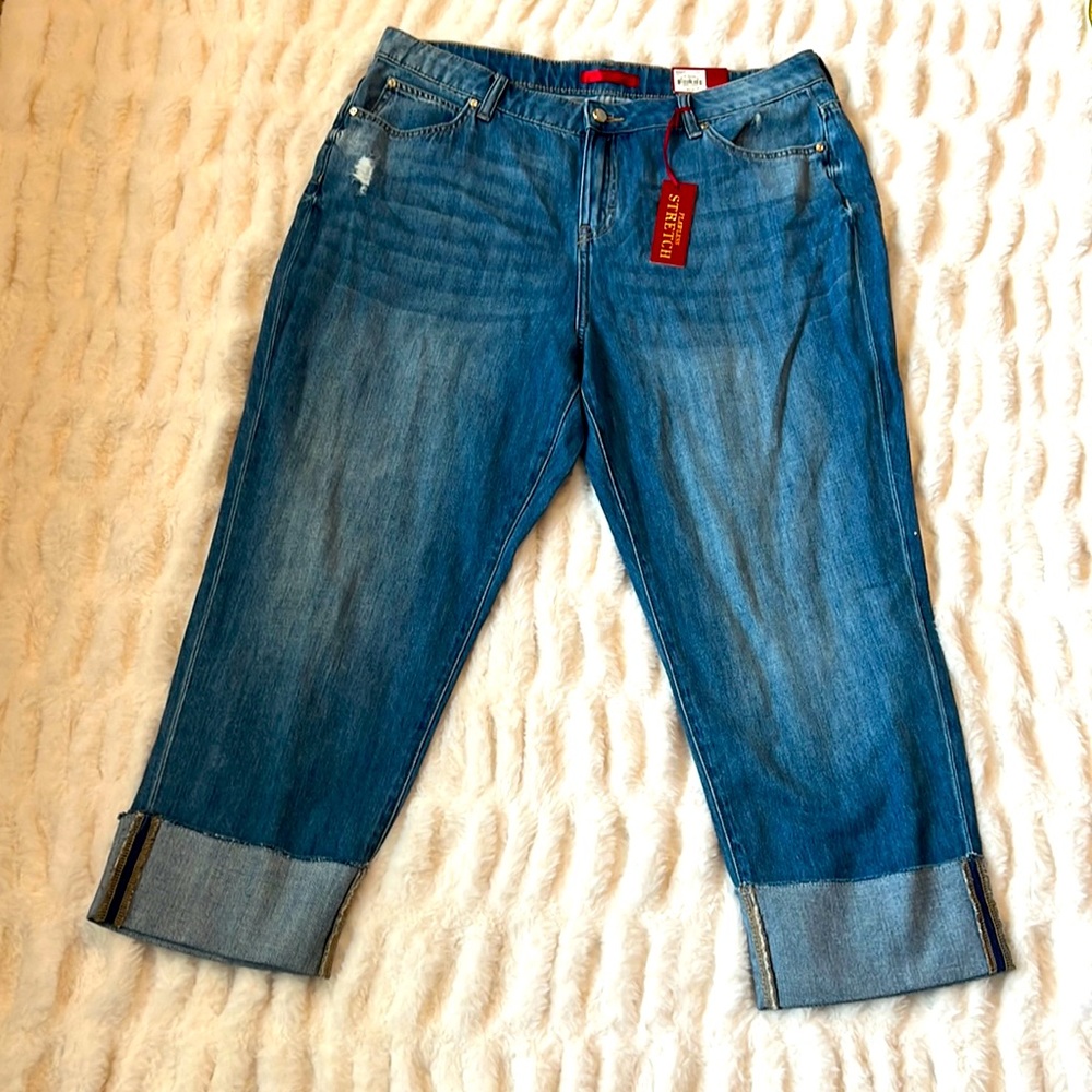 Jennifer Lopez Boyfriend crop/capris